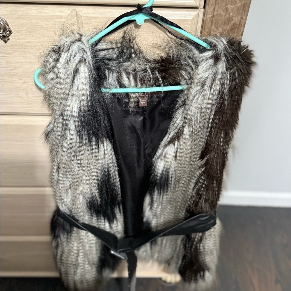 Stylish Black and Gray Women's Fur Vest